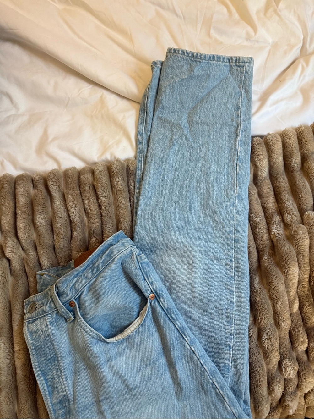 Levi's 501 Light Blue Straight Jeans - Picture 4 of 5